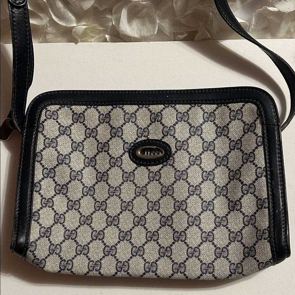 Gucci Signature Black and Cream Crossbody